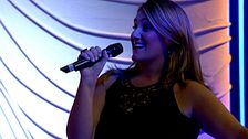 Las 'hormigas blancas' de Carlota Corredera: de su debut cantando, a su primera vez como presentadora