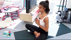 Clase de yoga con Ainania