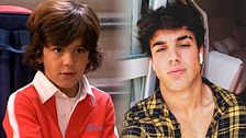 Con melena y sin dientes: el debut de Óscar Casas en 'Los Serrano' con siete años