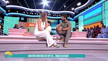 El piropo de Maxi Iglesias a Sandra Barneda: "Me dijeron que eras tú quien presentaba, entonces por eso..."