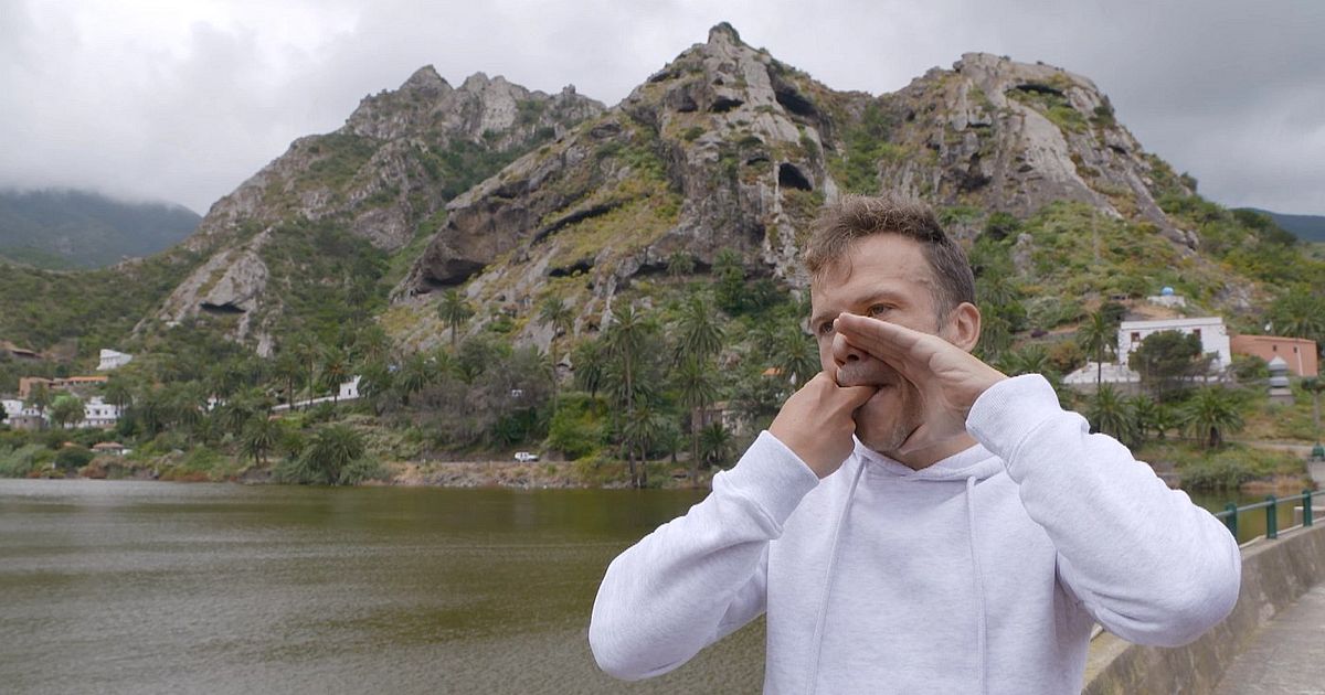 Viajeros Cuatro: El Silbo Gomero, el lenguaje silbado de la isla de La Gomera Video | Mediaset Infinity
