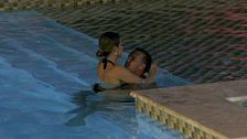¡Sube la temperatura en la piscina con el acercamiento de Cristina Porta con Álex!