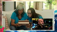 La reacción de Miriam y su madre Isabel al ver lo que ha dicho Ginés Corregüela fuera sobre ellas