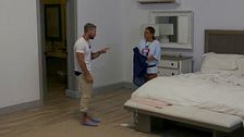 Tony Spina y Marta Peñate protagonizan una divertidísima discusión: "¿Tú eres bobo?"