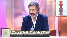 Juan del Val cuenta en 'TardeAR' cómo surgió el amor con Nuria Roca: "El roce hace el cariño. Un día te dejas llevar..."