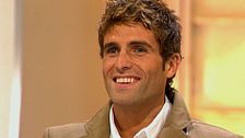 La identidad de la famosa con la que Efrén Reyero se dio su primer beso en Telecinco: "Volví a sentir una cosa bonita"