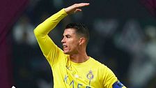 Cristiano Ronaldo se pasa una camiseta del equipo contrario por la entrepierna: el enfado del portugués