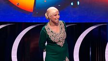 Zohra se dio cuenta de su talento viendo a otra persona haciéndolo en televisión: "Probé y yo también podía"