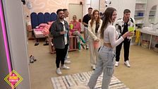 Andrea decide que Zaira y Napoli duerman con ellos en el trastero
