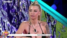 Álex admite a Gabriela que le ha sido infiel en más de una ocasión: “¿Cómo me haces esto otra vez?”