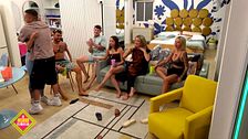 Ana Nicolás gana un reto e intercambia a los habitantes de los apartamentos: "¡Pinchito, pinchito!"