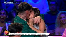 Álvaro da un sorprendente beso a Lucía