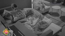 Bea se lleva un susto de muerte mientras duerme