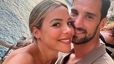 Sergio Rico y Alba Silva se relajan en Cádiz antes de la llegada de su primer bebé