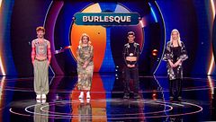 Alba consigue llevarse el mayor premio de 'Adivina qué hago': ¿Adivinas qué desconocido hace burlesque?
