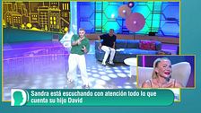 David le hace una demostración con un baile a Jorge Javier