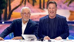 El momentazo de Carlos Latre con Xavier Sardá en su reencuentro en televisión: "Te he preparado una silla especial que te va a encantar"