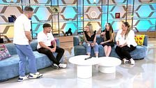 Le preparan una encerrona a su amigo tras una mala época: “Te tienes que abrir más con nosotras”