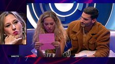 Violeta rompe a llorar desconsolada al recibir el directo mensaje de su madre