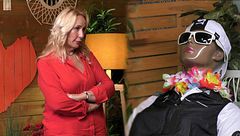 La sorpresa de una soltera al enterarse de que su cita tiene un maniquí como amiga: "Me he quedado..."