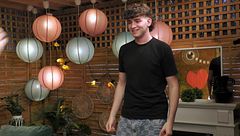 La frustración de un soltero al intentar bailar con su cita en 'First Dates': "Me gusta montar el circo"