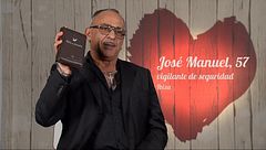 José Manuel, el soltero que no puede salir de casa sin su Biblia: “La llevo porque me da buen rollo”