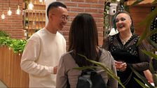 La soltera Morgana gasta una broma a su cita y le hace creer que tendrá una cena con su madre en 'First Dates'