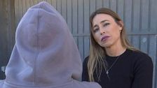 Gabriela, desesperada ante la okupación de su urbanización en Manilva, Málaga: "Roban agua y luz y cómo no les des wifi, te amenazan"