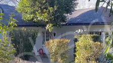 Descubre el refugio de Íñigo Errejón tras ser acusado de agresión sexual: una mansión con piscina, servicio y lujos