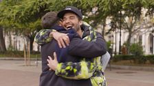 Xuso Jones se encuentra a un conocido presentador paseando por Logroño: ''Qué ven mis ojos''