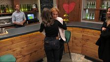 El incómodo momento de dos solteros al saludarse en 'First dates'