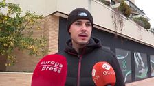 Carlo Costanzia responde al paparazzi que le acusa de haberle tirado huevos