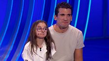 Jaime Lorente se emociona con la historia de superación de Andra, con 'piel de mariposa': "Eres un regalo"