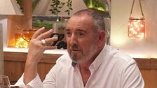 Recuerda a su ex y le muestra a su cita el anillo que aún conserva de él: "Me lo ha restregado"