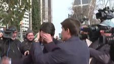 El golpe en la frente con una cámara de televisión de la pareja de Isabel Díaz Ayuso