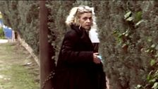 Las primeras imágenes Sheila Devil, hija de Camilo Sesto, tras ser detenida por "tráfico de estupefacientes"