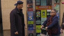 La inesperada reacción de una viandante al ver a Xuso Jones por primera vez en persona: "¡Ay que te como!"