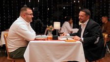 Un soltero de ‘First Dates’ reacciona a la pasión de su cita por la reina Letizia: “Me parece de mariquita viejuna sevillana”