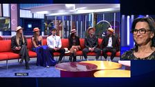 Los finalistas reciben los alegatos a favor y en contra desde el plató