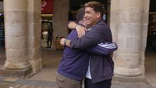 La emoción de un joven al conquistar 19.000 euros en 'Lo sabe, no lo sabe': "No sé si reír o llorar"