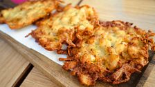 Los mejores trucos para hacer una buena tortillita de camarones, según los gaditanos
