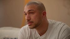 Javy López rompe a llorar por cómo puede sentirse su hijo cuando él no está