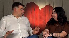 Dos solteros se la juegan al hablar de política en su cita de 'First Dates': "Alucino con que sea pansexual y de Vox"