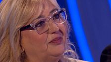 Se reencuentra con la sobrina a la que crio antes de ser adoptada y le aclara por qué se la arrebataron