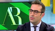 Carlos Cuerpo, ministro de Economía, se entera en directo de la muerte del Papa Francisco: "Lamento la noticia"