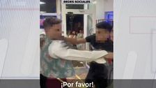Salvajes imágenes de una agresión homófoba en un kebab y la reacción de Nacho Abad: "Lo lamento mucho"