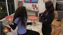 Claudia, dolida con sus compañeros tras haber escuchado lo que opinan de ella: "Pasar desapercibida no significa ser un mueble"