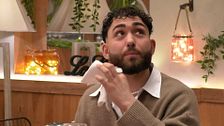 Un soltero interrumpe su cita en 'First Dates' ante los nervios que le producen las cámaras: “Estaba más centrado en no hacer el ridículo”