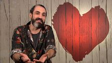 Un soltero de ‘First Dates’ presiente las intenciones de su cita: “Ha venido aquí a hablar de su libro”