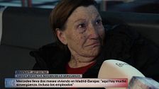 El brutal testimonio de Mercedes, una mujer que pernocta en el aeropuerto de Madrid-Barajas: "Aquí hay mucho sinvergüenza"